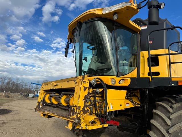 Image of New Holland CX840 equipment image 2
