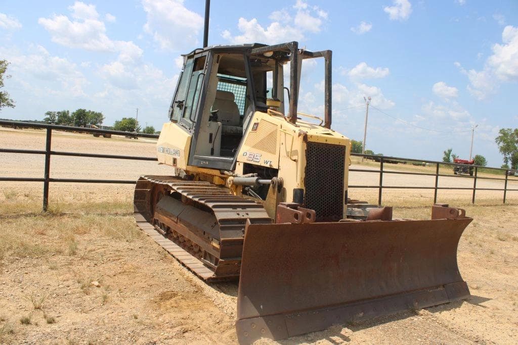 Image of New Holland D95WT Image 1