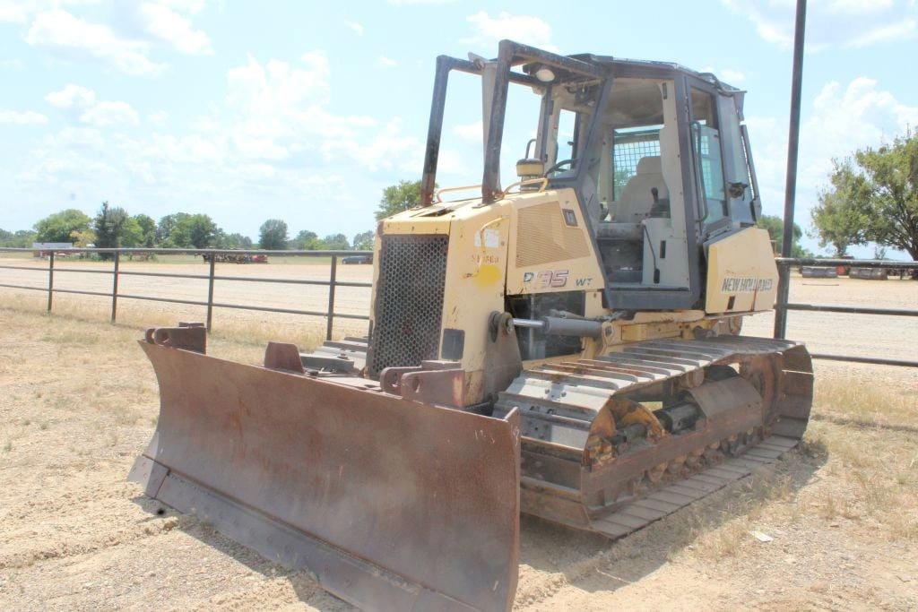 New Holland D95WT Equipment Image0