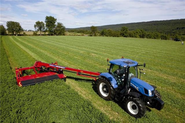 Image of New Holland 313 equipment image 1