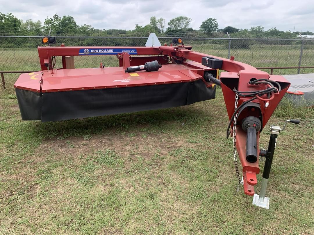 Image of New Holland 210 Image 1