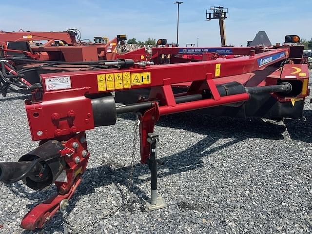 Image of New Holland 210 equipment image 1