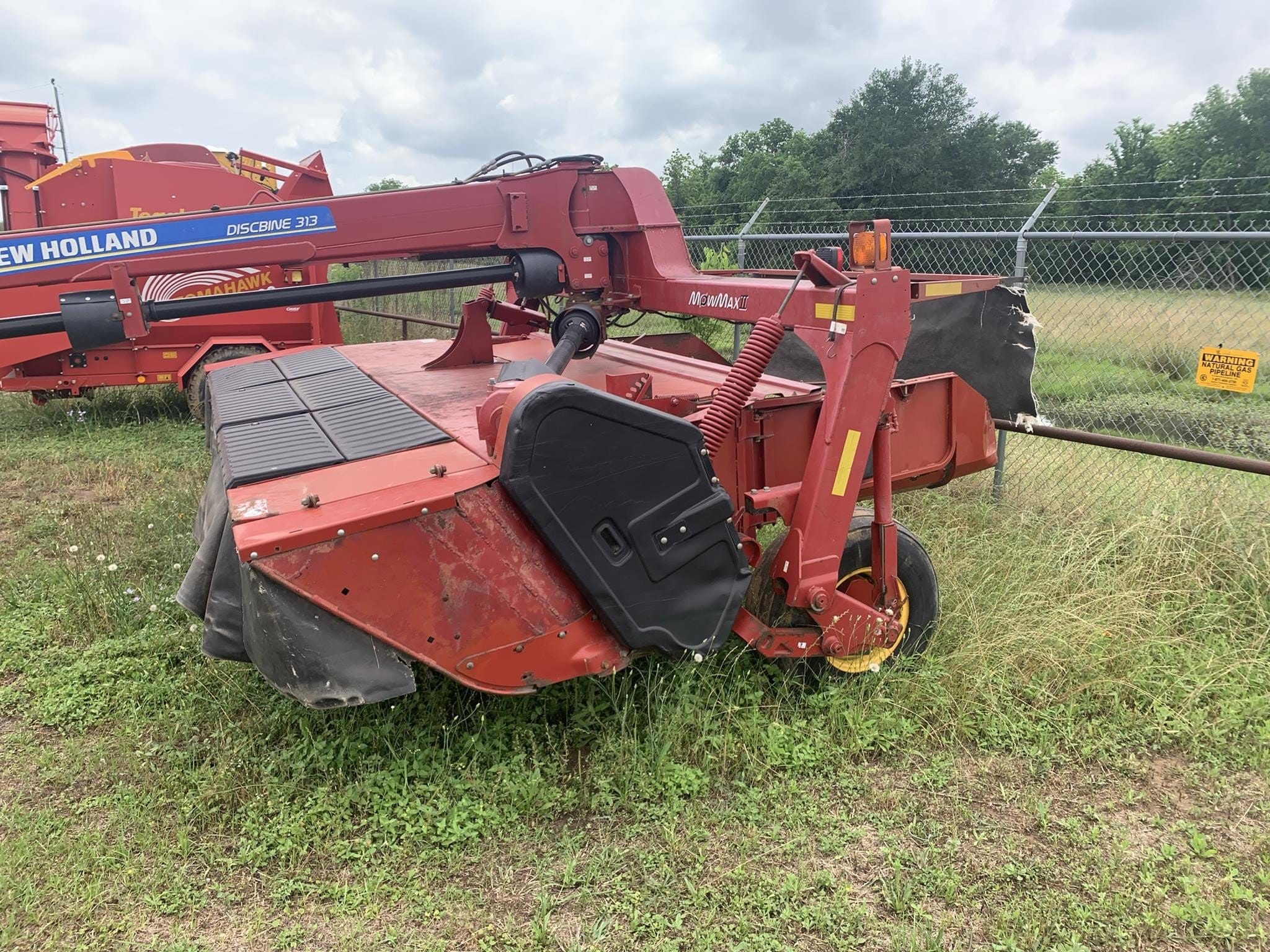 2014 New Holland 313 Equipment Image0