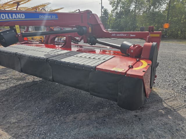 Image of New Holland 313 equipment image 2
