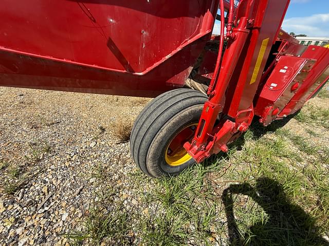 Image of New Holland Discbine 313 equipment image 4
