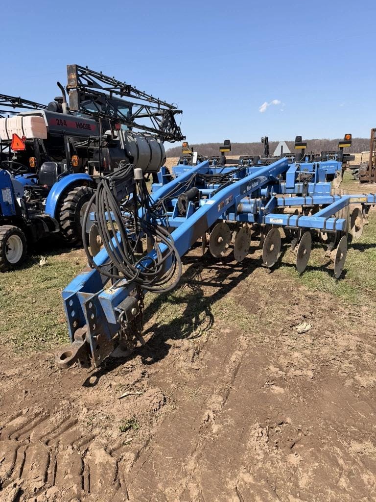 New Holland ST770 Equipment Image0