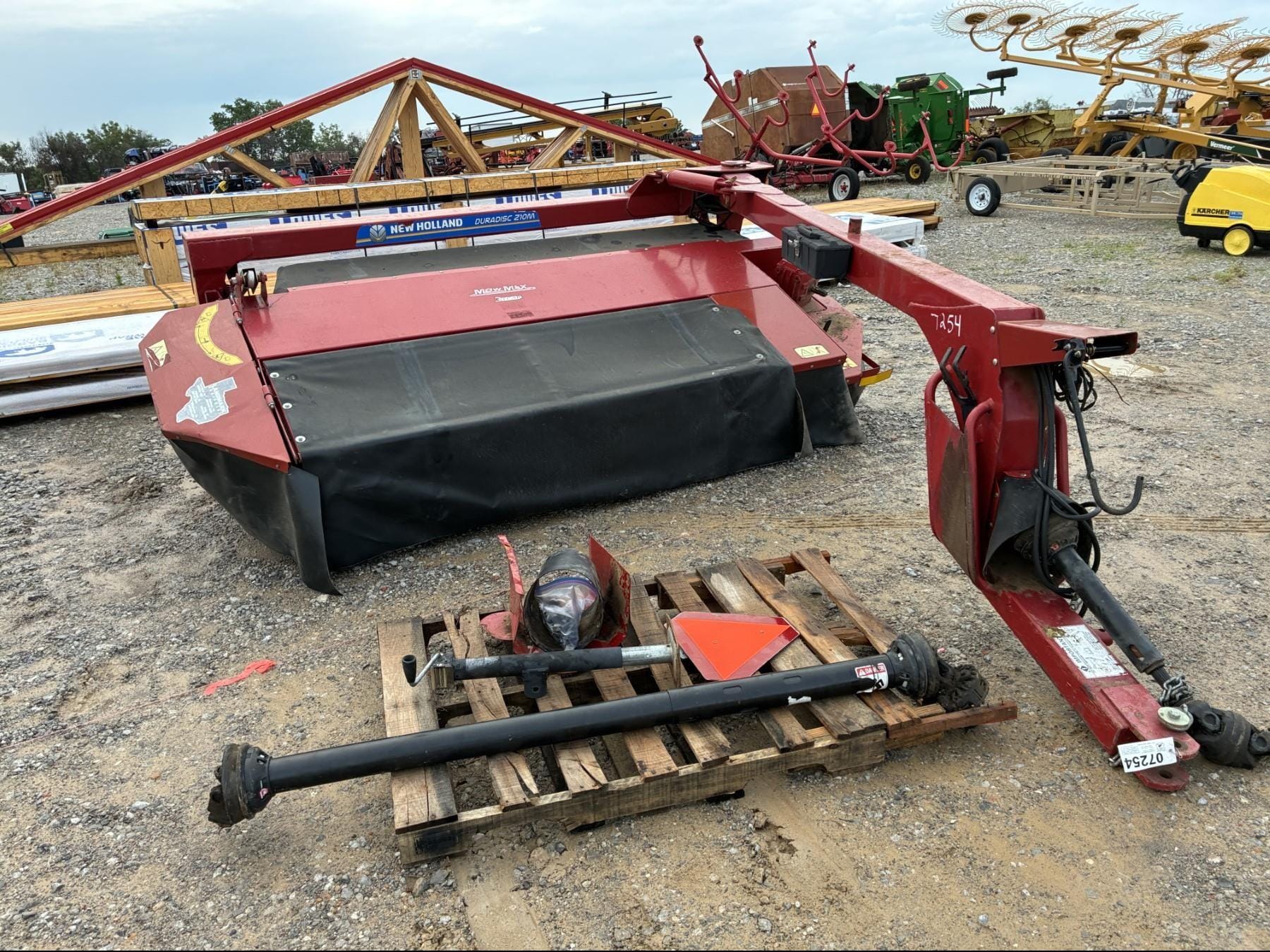 2020 New Holland Duradisc 210M Equipment Image0