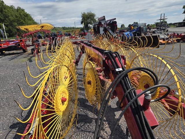 Image of New Holland Duravee 1225 equipment image 4