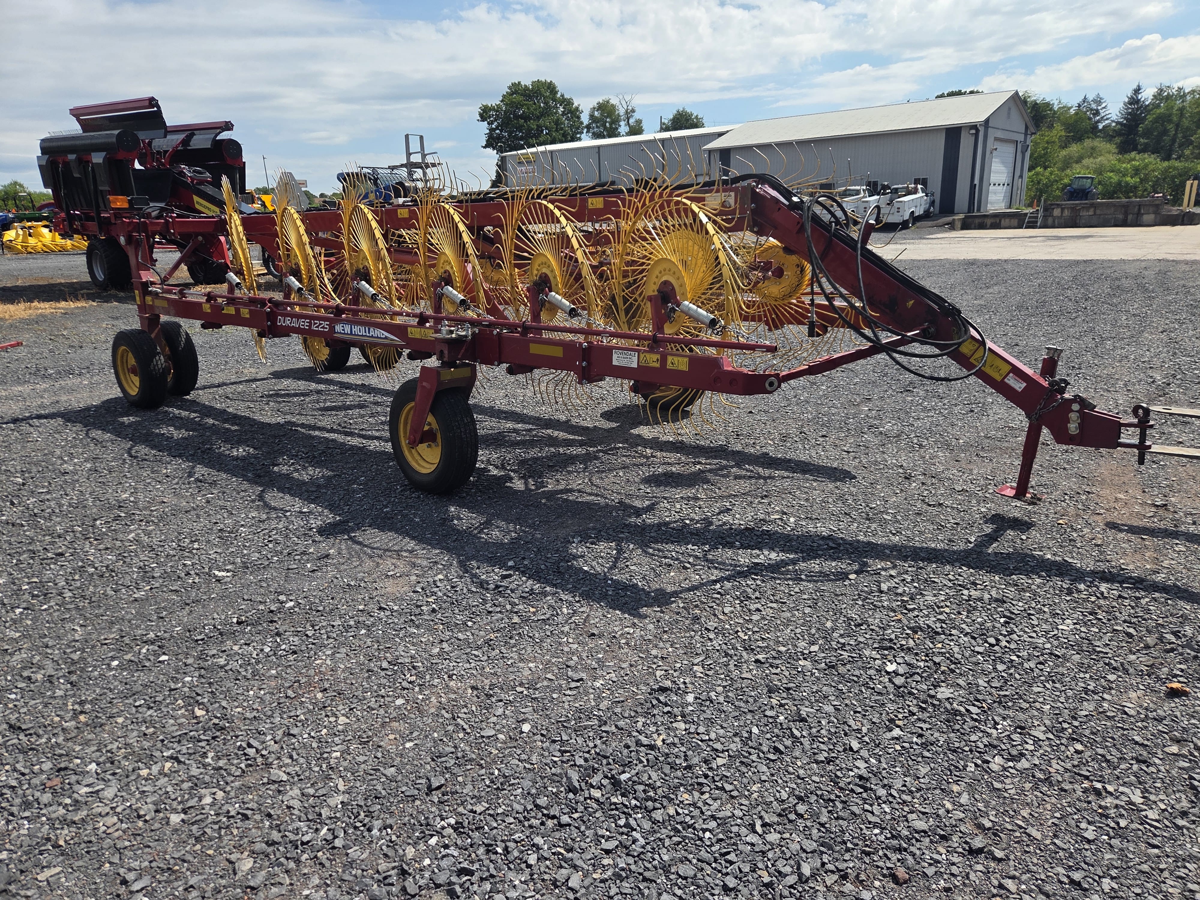 New Holland Duravee 1225 Equipment Image0
