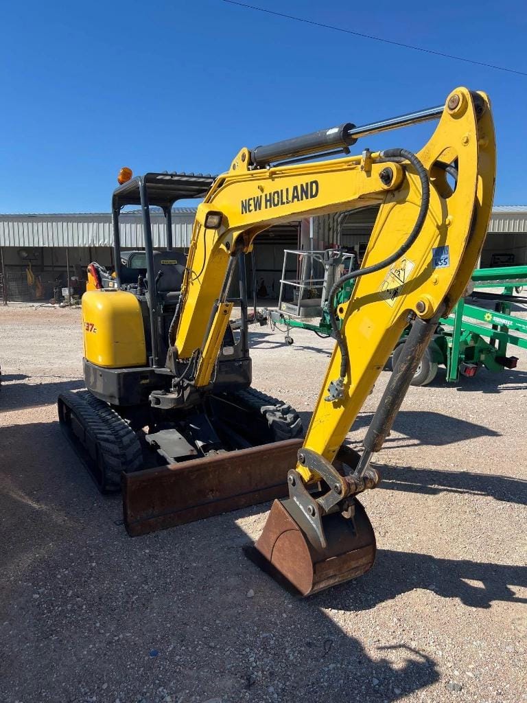 Main image New Holland E37C