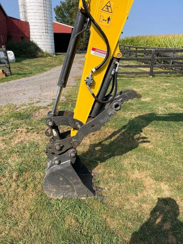 Image of New Holland E37C equipment image 4