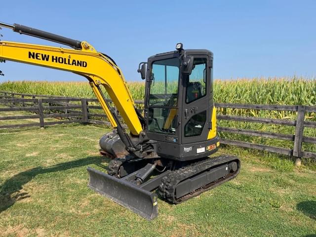 Image of New Holland E37C equipment image 3