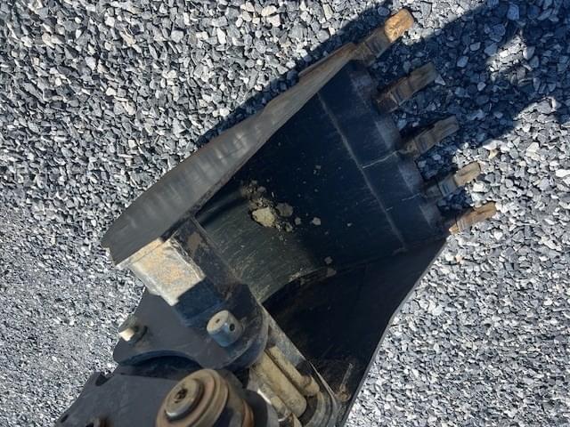 Image of New Holland E57C equipment image 4