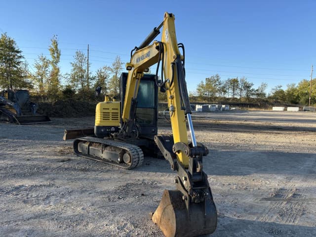 Image of New Holland E57C equipment image 3