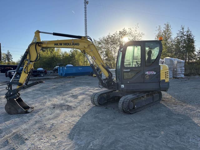 Image of New Holland E57C equipment image 2