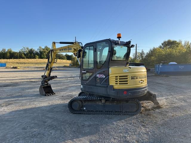 Image of New Holland E57C equipment image 4