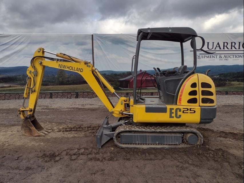 Main image New Holland EC25