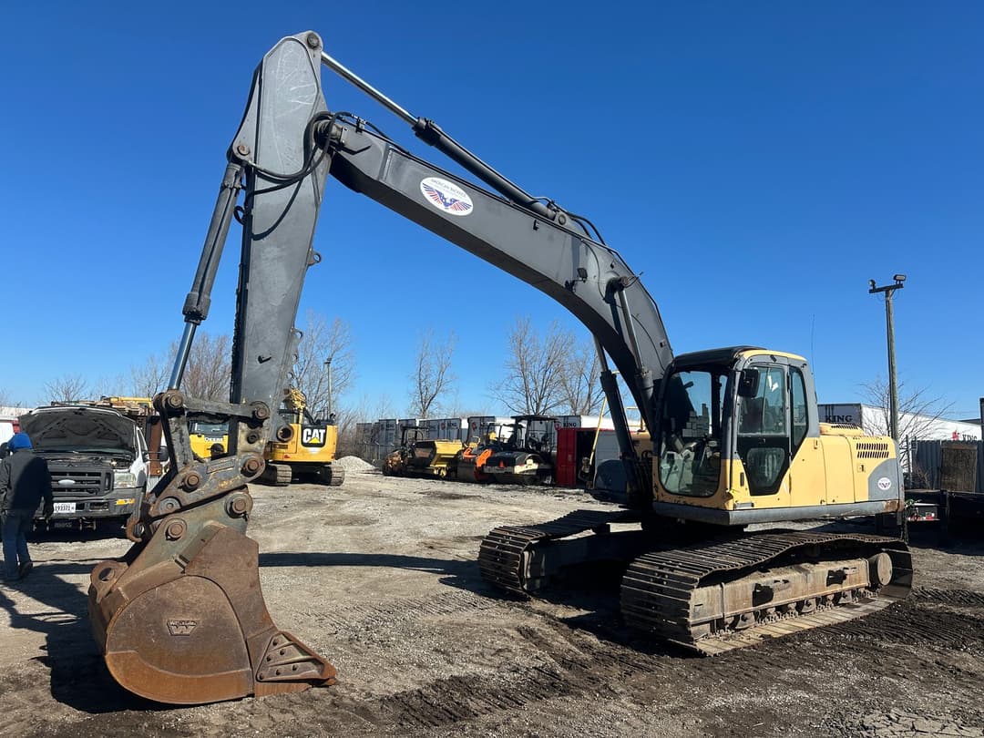 Image of New Holland EH215 Primary image