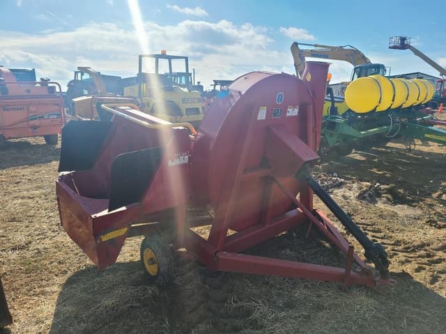 Image of New Holland F62B equipment image 2