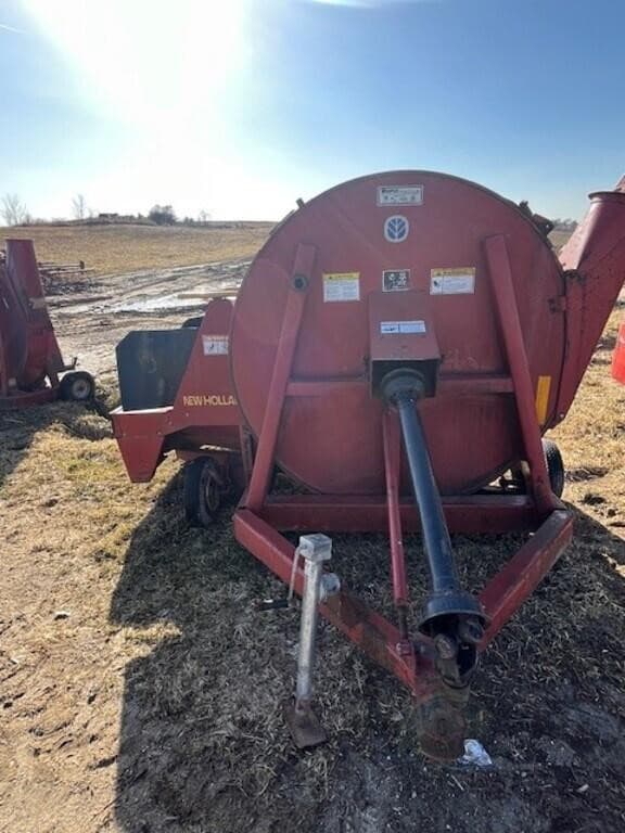 Image of New Holland F62B Primary image