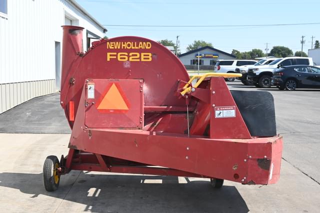 Image of New Holland F62B equipment image 3