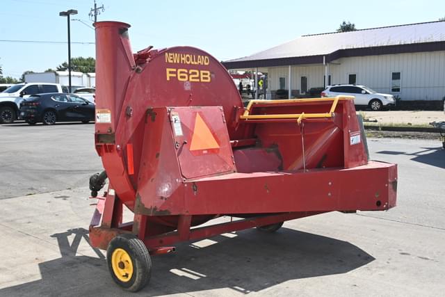 Image of New Holland F62B equipment image 4