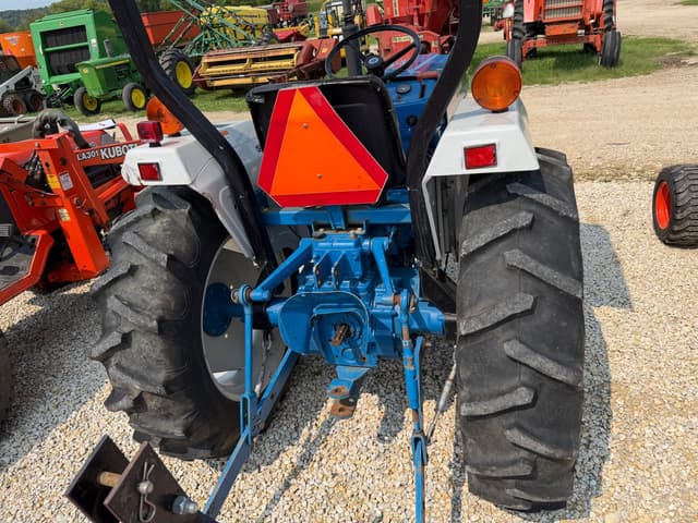 Image of New Holland 1715 equipment image 4
