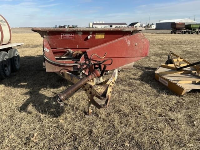 Image of New Holland 520 equipment image 1