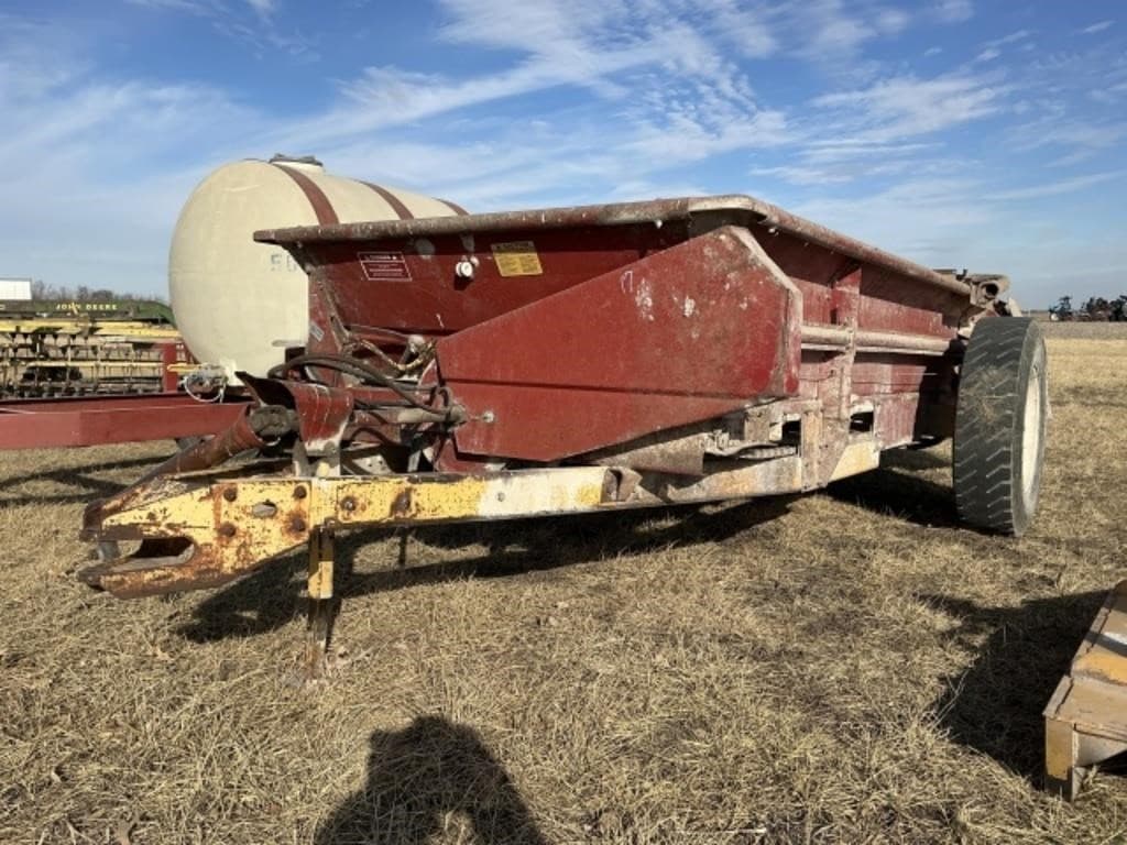 Image of New Holland 520 Primary image