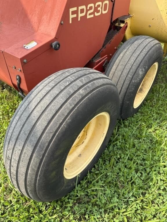 Image of New Holland FP230 equipment image 4