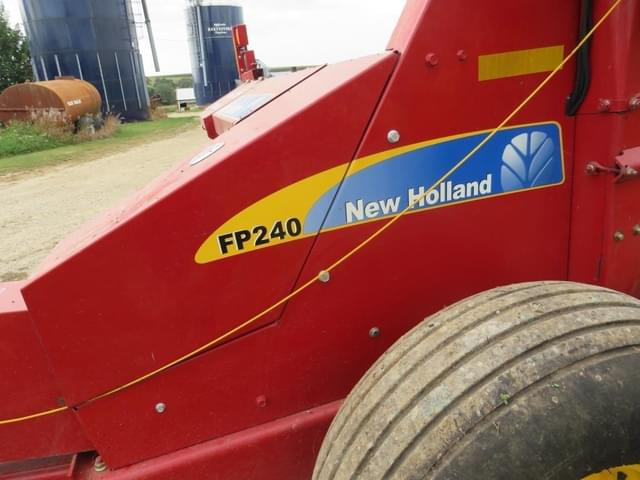 Image of New Holland FP240 equipment image 2