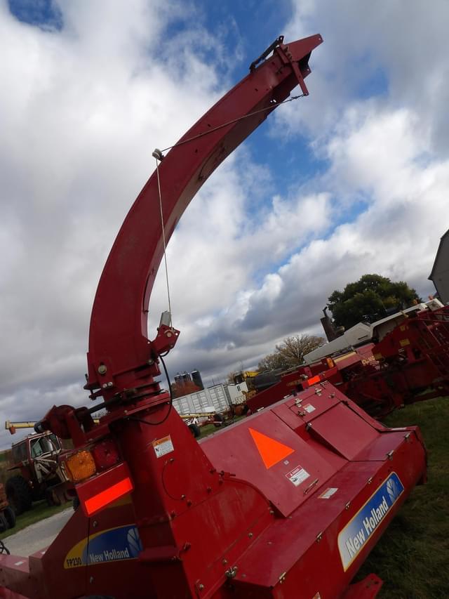 Image of New Holland FP230 equipment image 3