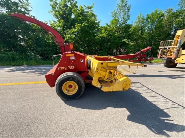 Image of New Holland FP230 equipment image 1