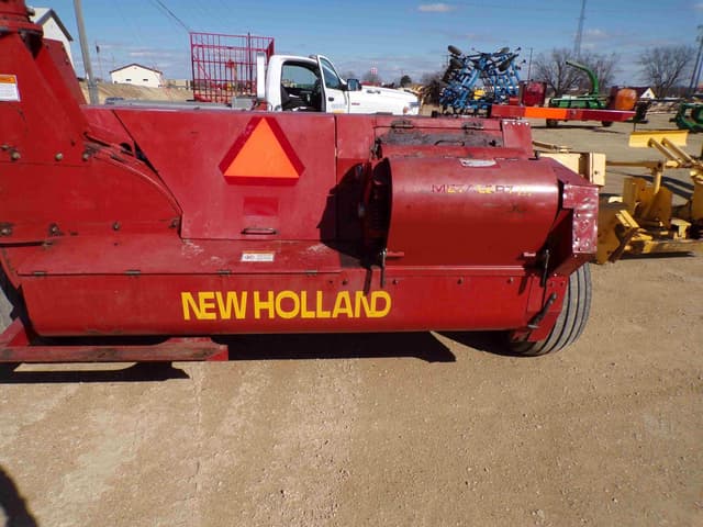 Image of New Holland FP230 equipment image 3