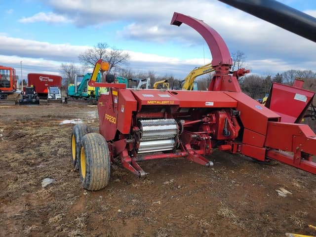 Image of New Holland FP230 equipment image 3