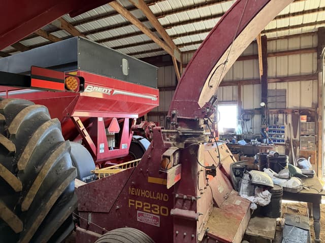 Image of New Holland FP230 equipment image 3