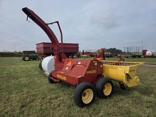Image of New Holland FP230 equipment image 3