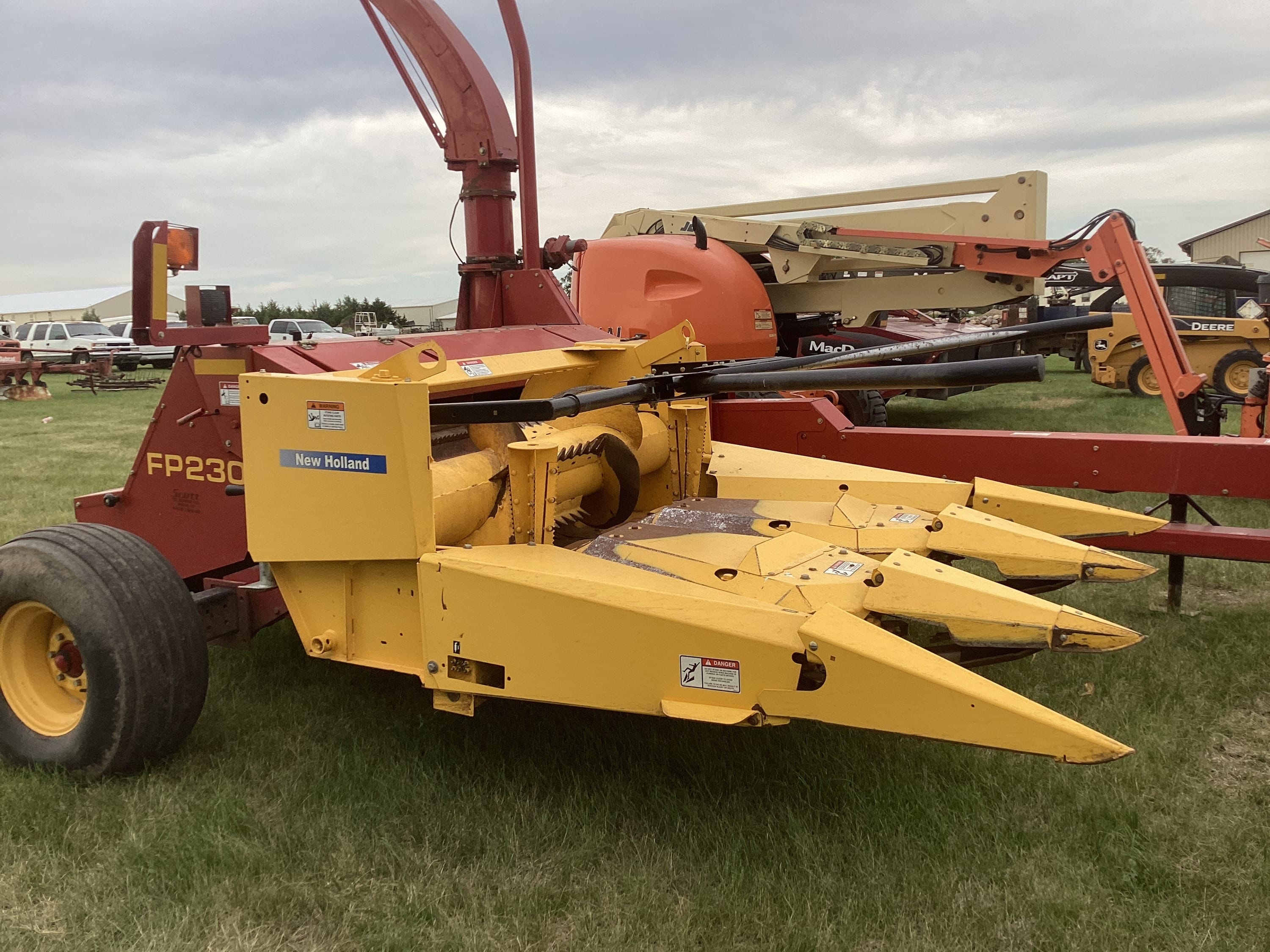 New Holland FP230 Equipment Image0