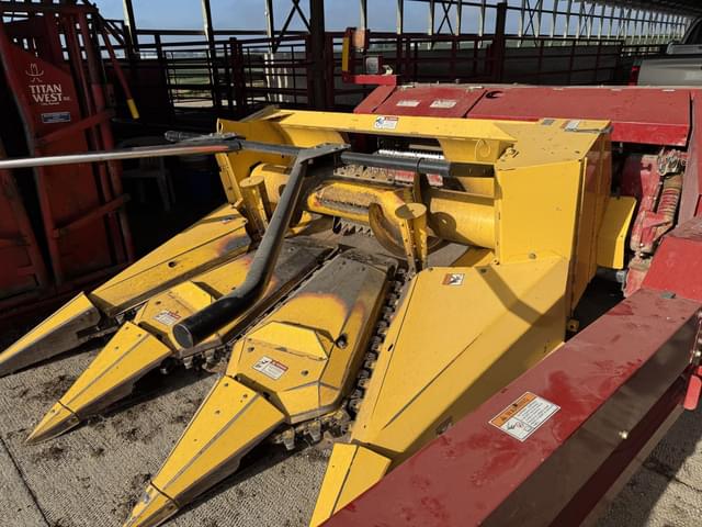 Image of New Holland FP240 equipment image 4