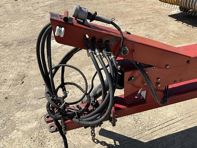 Image of New Holland FP240 equipment image 2