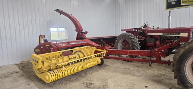 Image of New Holland FP240 equipment image 1