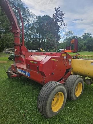 Image of New Holland FP240 equipment image 2