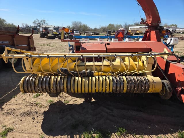 Image of New Holland FP240 equipment image 3