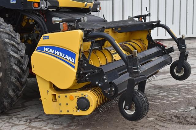 Image of New Holland FR600 equipment image 4