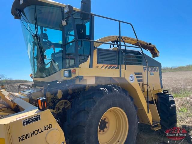 Image of New Holland FX300 equipment image 4