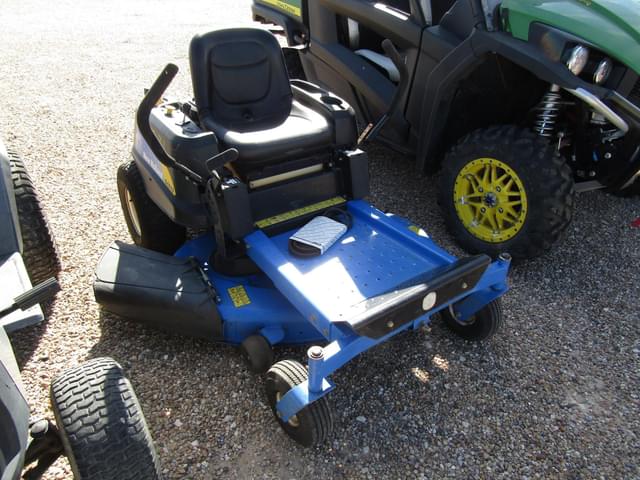 Image of New Holland G4010 equipment image 3