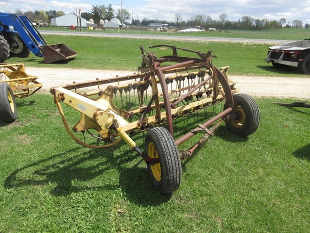 Image of New Holland 256 equipment image 3