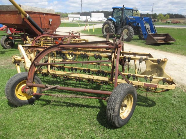 Image of New Holland 256 equipment image 2