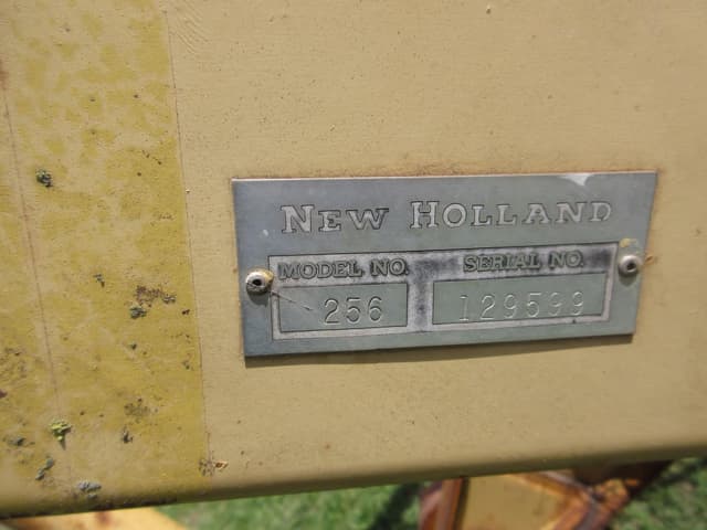 Image of New Holland 256 equipment image 4