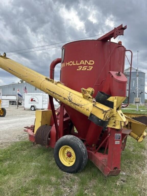 Image of New Holland 353 equipment image 1